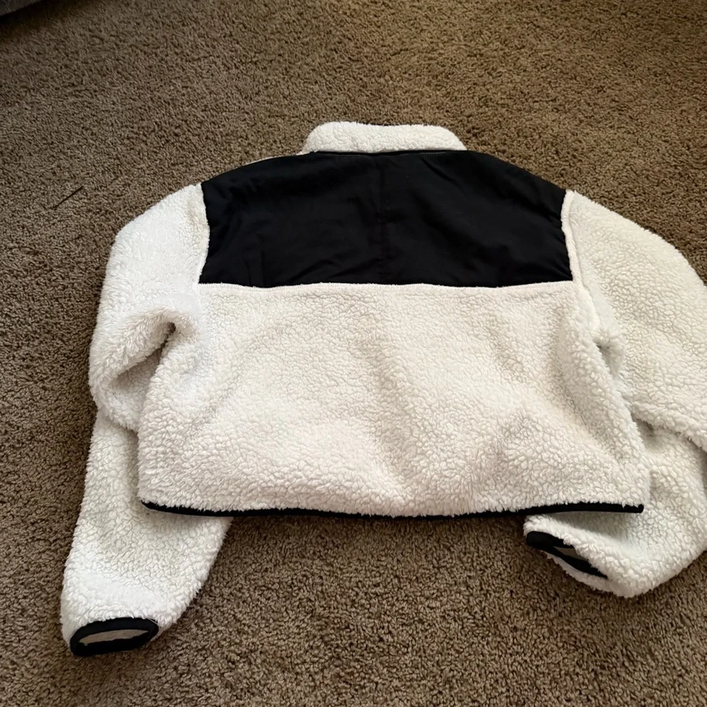 Nike White Sherpa Fleece Pullover - Picture 3 of 3